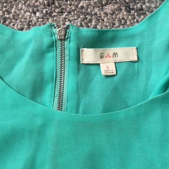 Flutter Sleeve Top - Picture 2 of 3